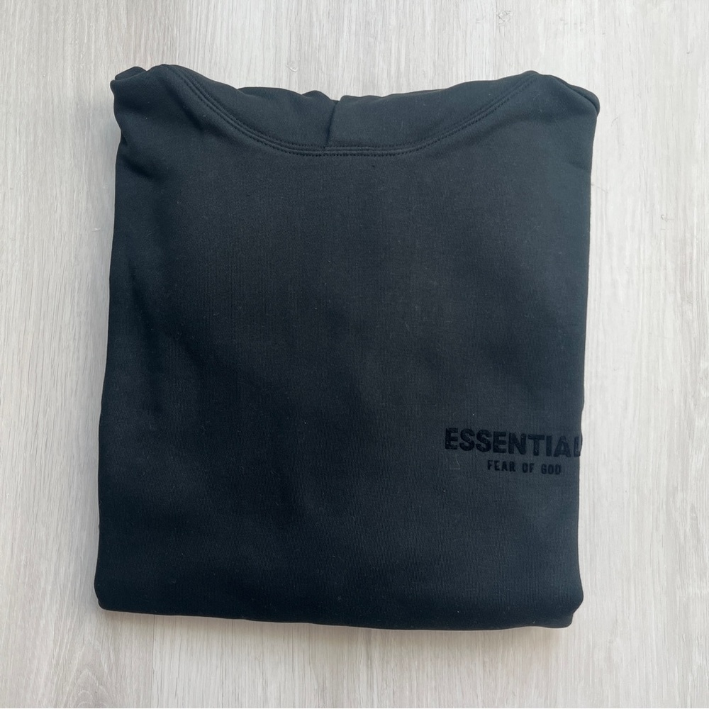 Essentials Black Sweatshirt and Joggers Set - Picture 2 of 9